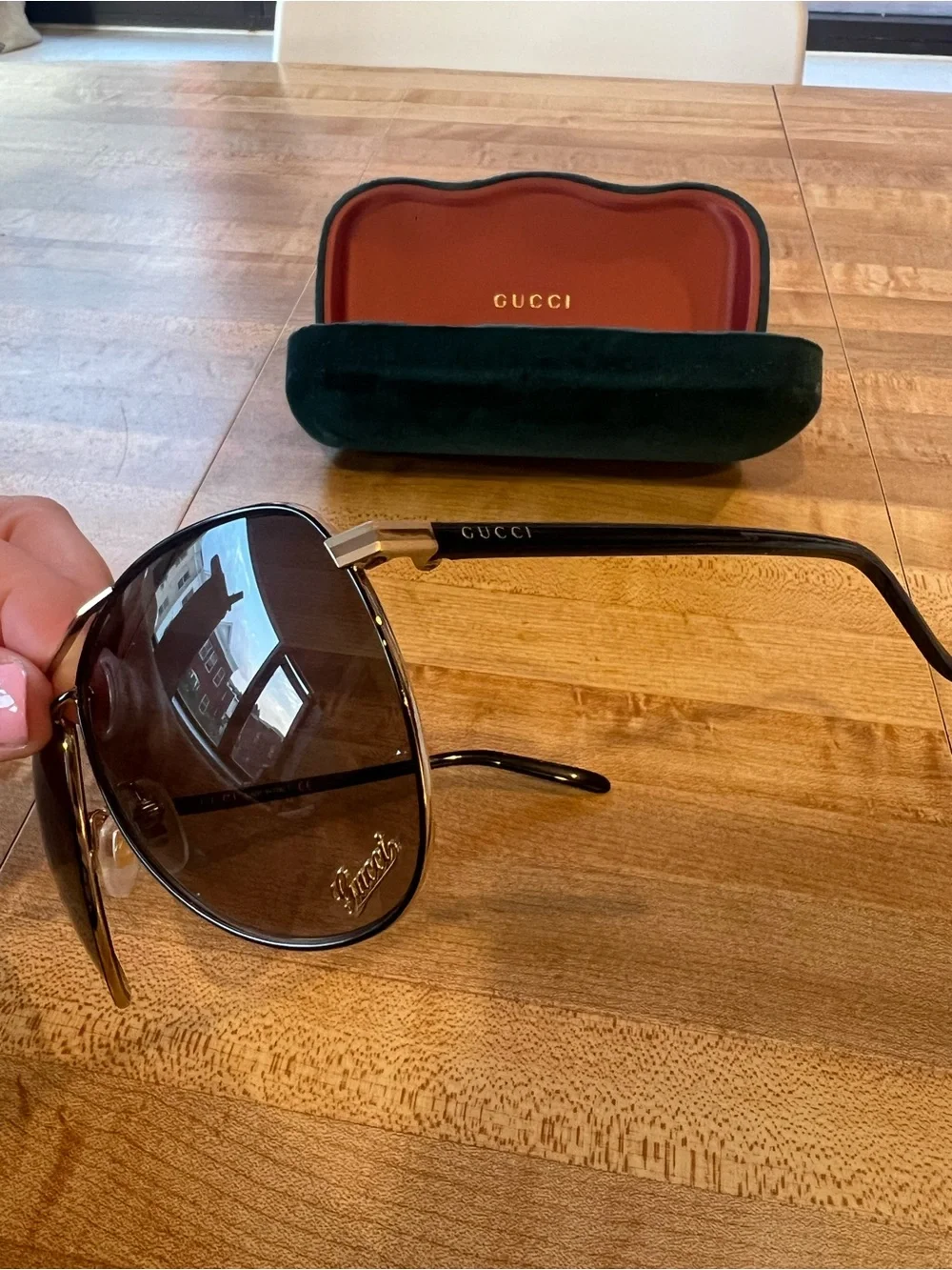 Gucci Women’s Black Aviator Sunglasses in Teal Velvet Case